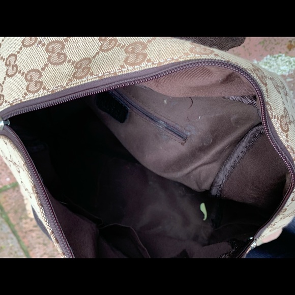 This is a real Gucci bookbag!! - Picture 2 of 6
